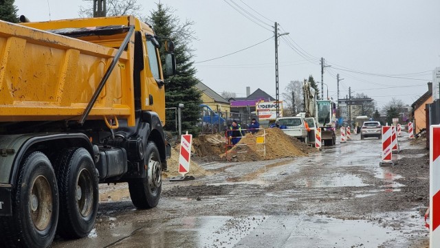 Remontowana ulica Domaszowska w Kielcach, od alei Solidarności do Poleskiej.