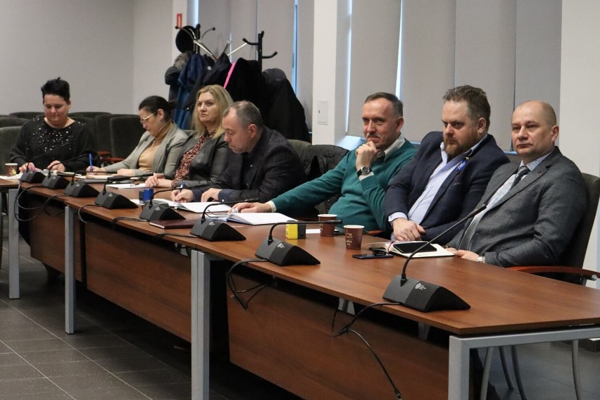 Już na początku marca z inicjatywy starosty, Piotra Gruszczyńskiego odbyła się narada dyrektorów szkół powiatowych.