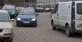 Targowiska w Kartuzach. Kolejne kontrowersje - brak parkingu, oświadczenie Henryki Antczak