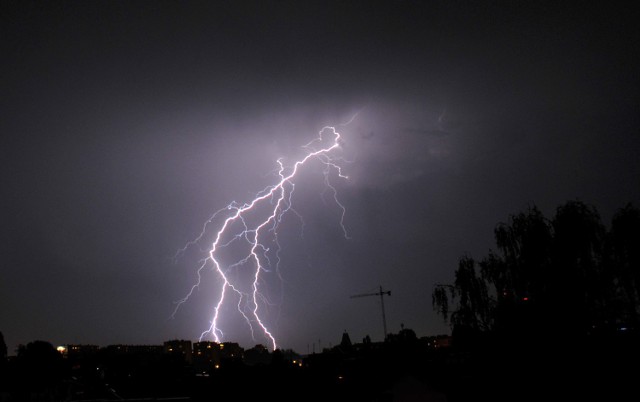 Biuro Prognoz Meteorologicznych we Wrocławiu ostrzega przed gwałtownymi burzami.