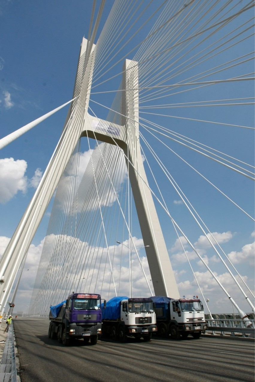 Most Rędziński. Jest czwartym, co do wielkości, betonowym...