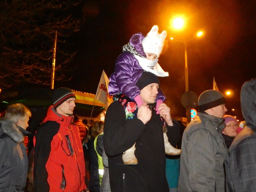 Brzeszcze. Ludzie protestujący pod kopalnią zablokowali drogę