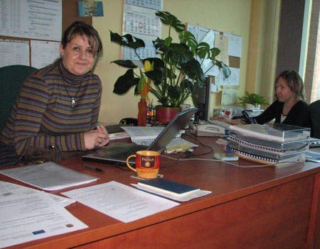 Bardzo nam zależy na tym, by przetargi się udały &amp;#8211; mówi Agnieszka Sawoszczuk (z lewej) z Jednostki Realizującej Projekt.