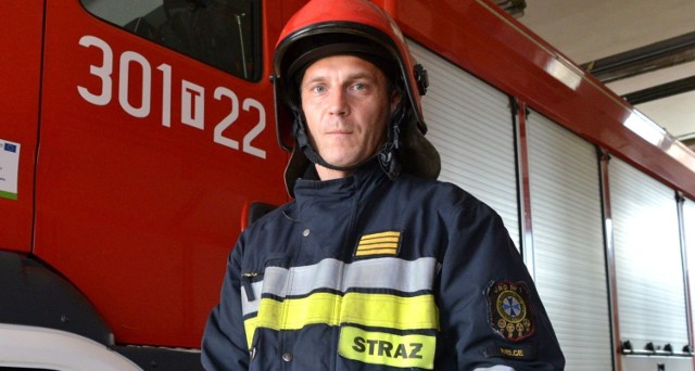 Łukasz Mika gasi pożary nie tylko na boisku. Od 12 lat pracuje też w Straży Pożarnej w Kielcach.
