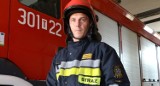 Regionalny Puchar Polski. Łukasz Mika jeździ do różnych akcji, pomaga ludziom. Na boisku też „gasi pożary”  [WIDEO, ZDJĘCIA]