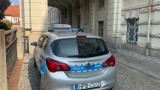 Alarm bombowy w Głogowie. Policyjni pirotechnicy sprawdzali budynek sądu. WIDEO
