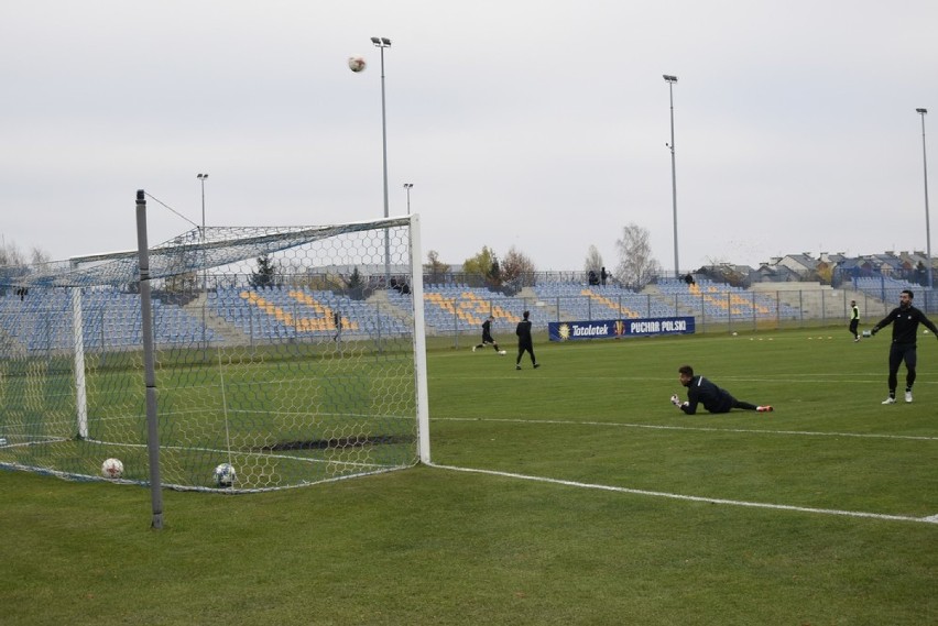 W sobotę, 23 listopada, o godzinie 13 na stadionie przy ul....