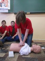 Łęczyckie liceum ma nowoczesny fantom do ćwiczeń z zakresu udzielania pierwszej pomocy