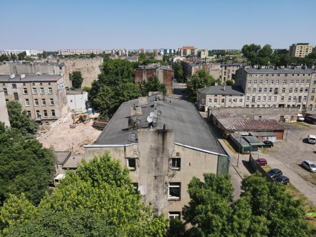 Rudery do wyburzenia na ulicy Łagiewnickiej 6. Trwają tu rozbiórki. Więcej na kolejnych slajdach