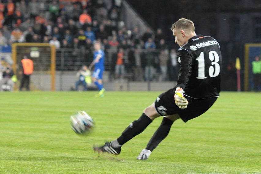 Miedź Legnica - Arka Gdynia 2:1   Fot. Piotr Florek