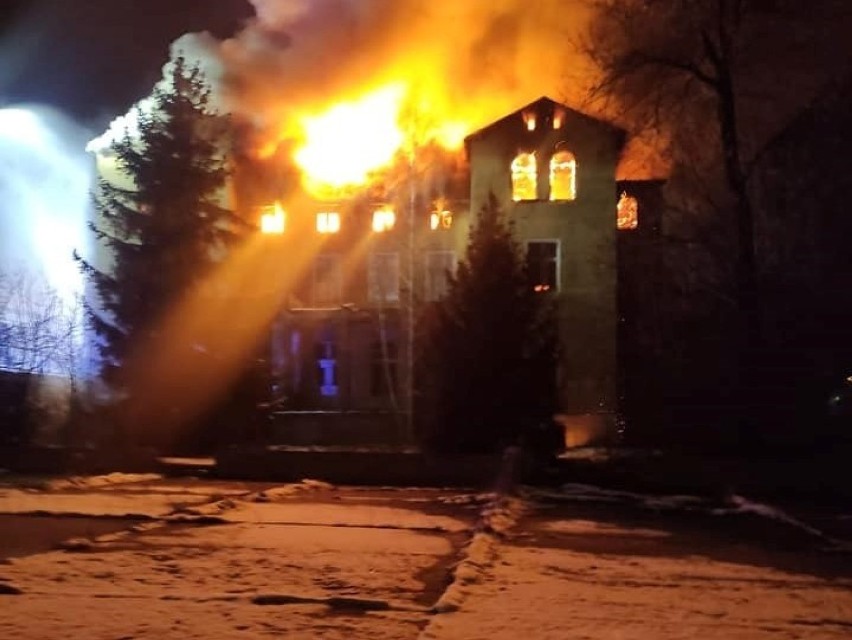 Pożar w Nysie. Palił się budynek przy ul. Prądzyńskiego. 11...